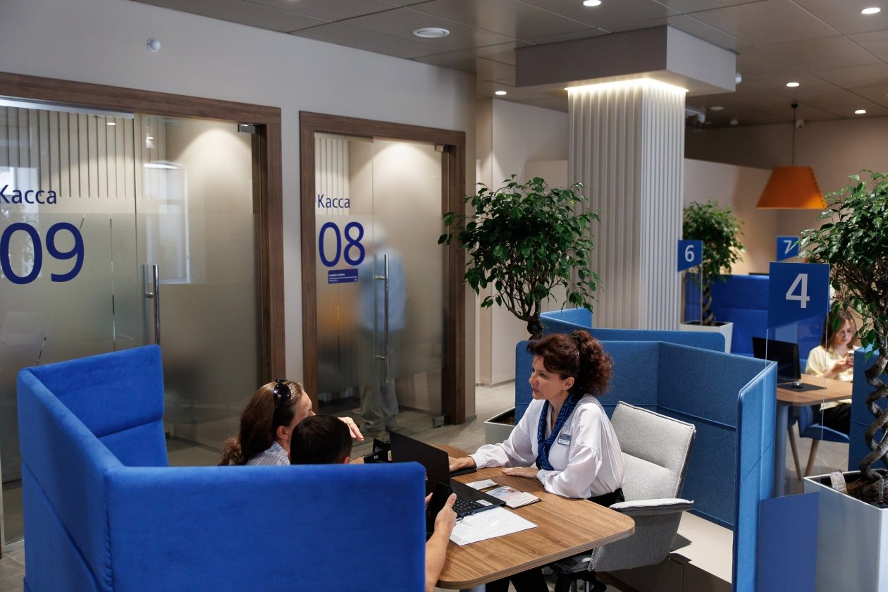 В Феодосии после реконструкции открылся офис ВТБ