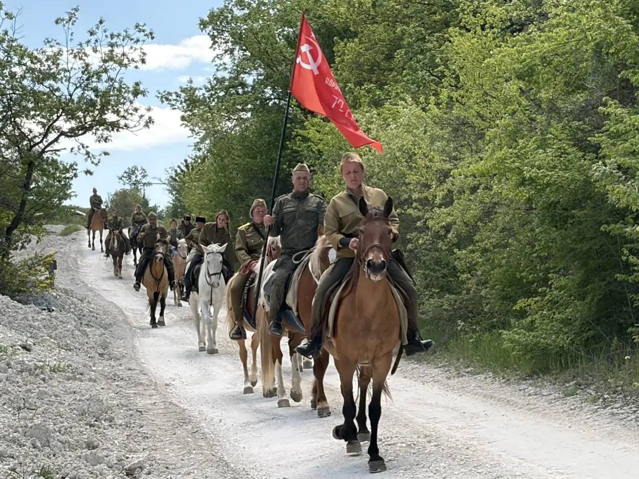 В городе прошел конный пробег Правительство Севастополя