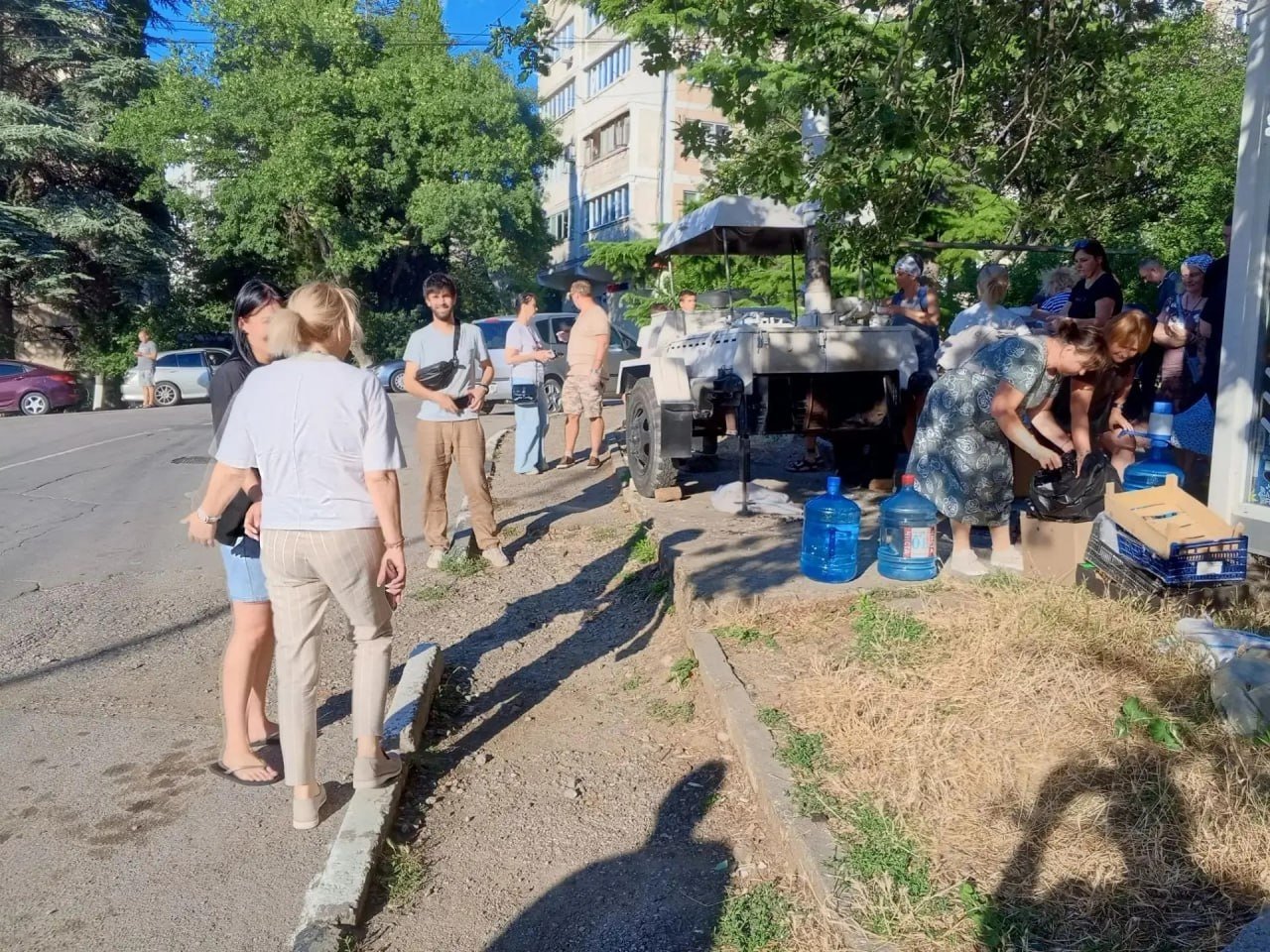 В Ялте заработали полевые кухни Соцсети Я. Павленко