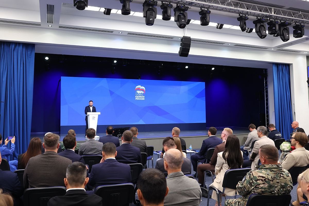 Евгений Поддубный пообещал волонтерам свою поддержку Пресс-служба партии &quotЕдиная Россия&quot