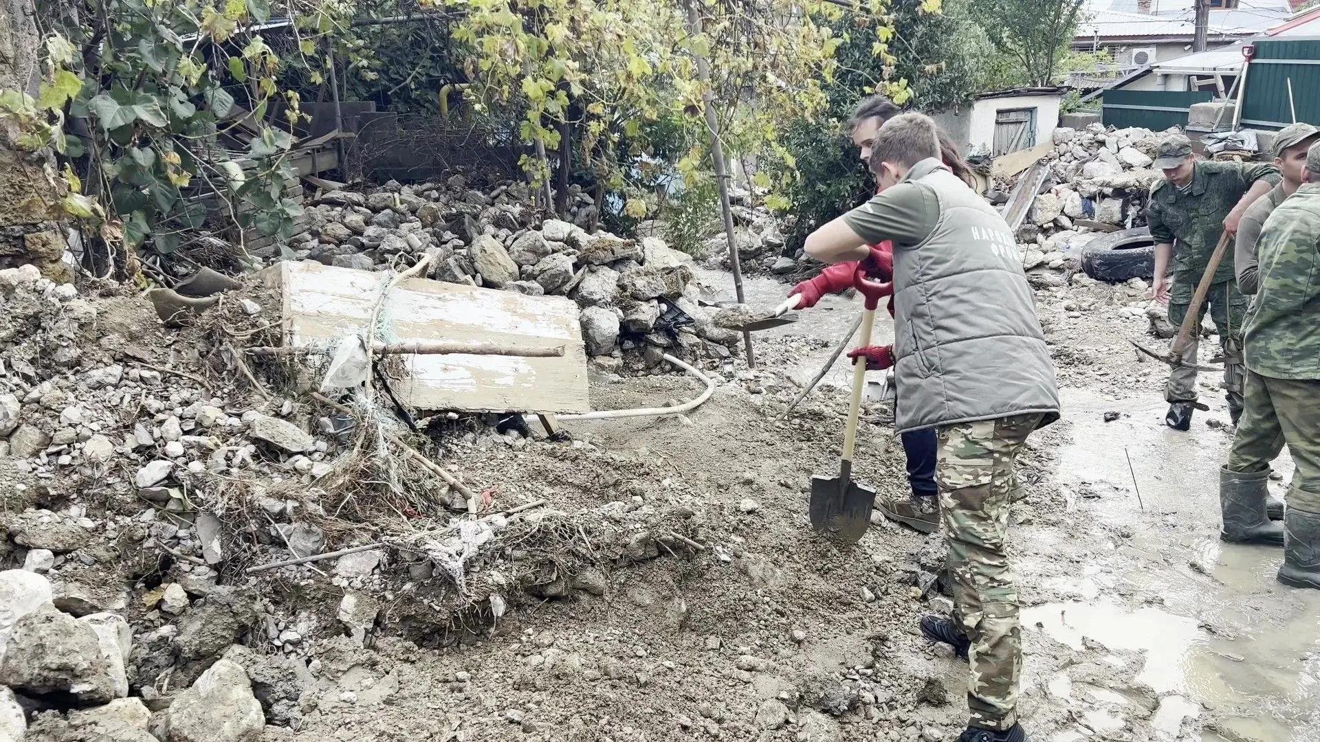 Молодежь помогает жителям Кореиза Народный фронт Крыма